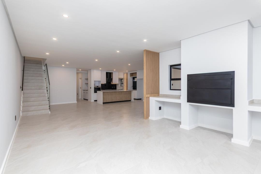 4 Bedroom Property for Sale in Sandown Western Cape
